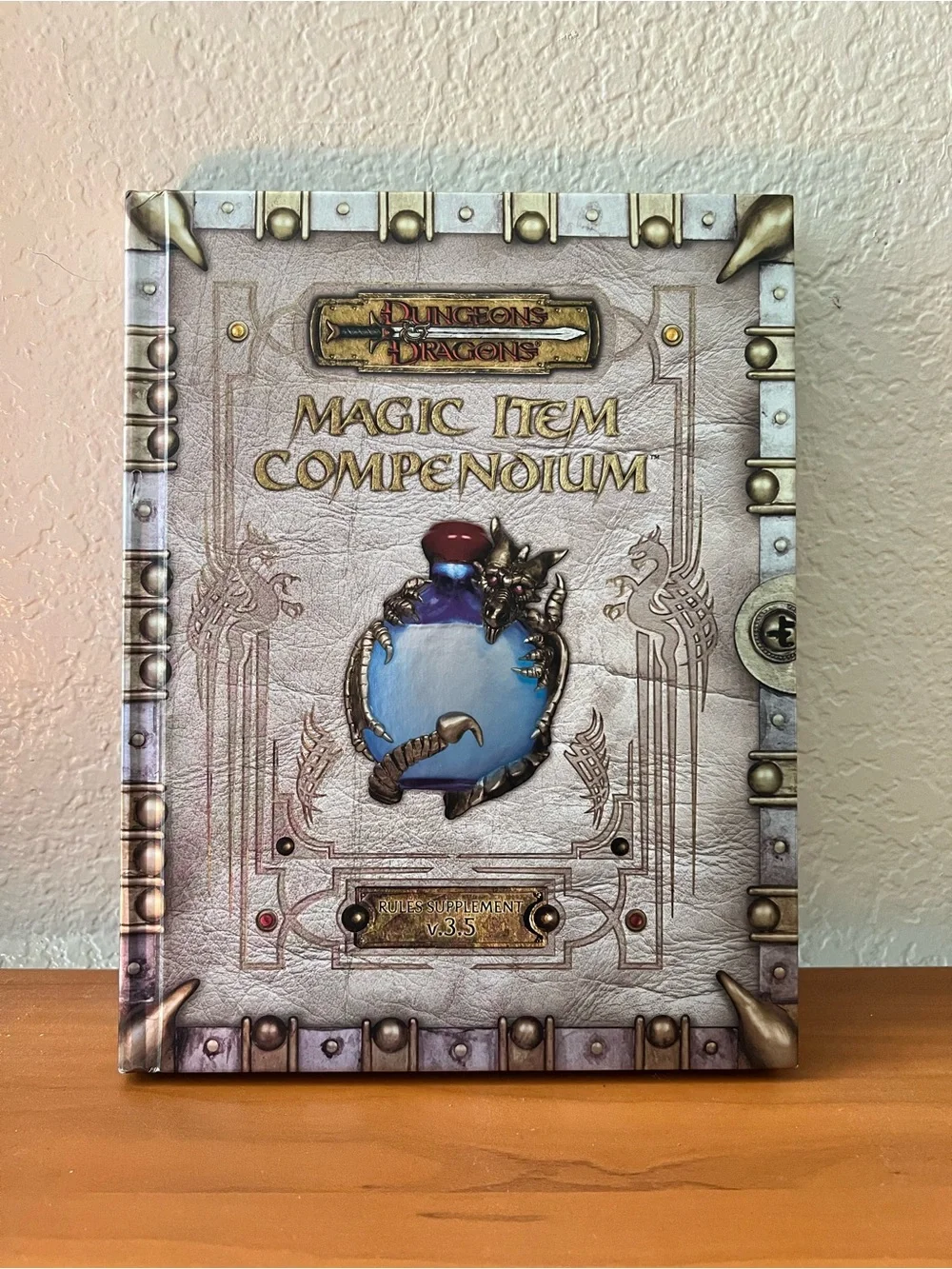 Dungeons & Dragons v.3.5 Magic Item Compendium Premium Edition Hardcover Book